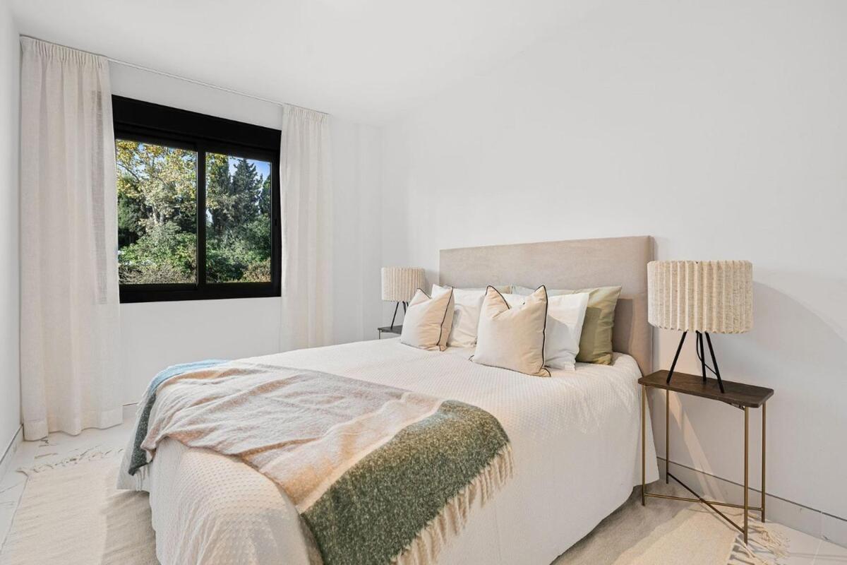 Apartment Elegant 3 Bedroom With Sea And Mountain Views Marbella