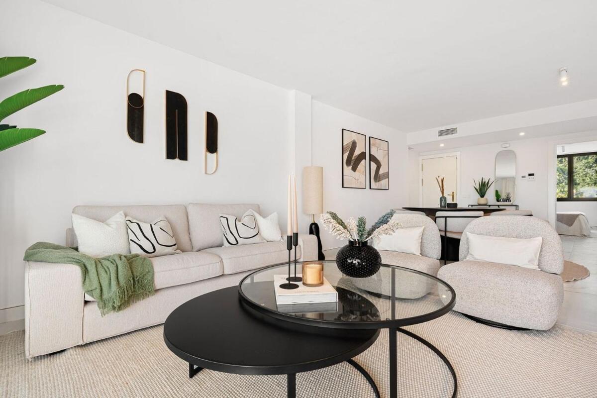Apartment Elegant 3 Bedroom With Sea And Mountain Views