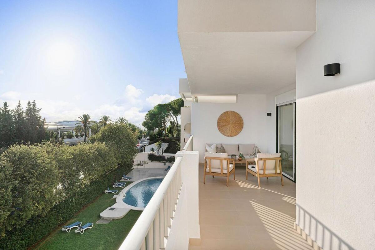 Apartment Elegant 3 Bedroom With Sea And Mountain Views Marbella