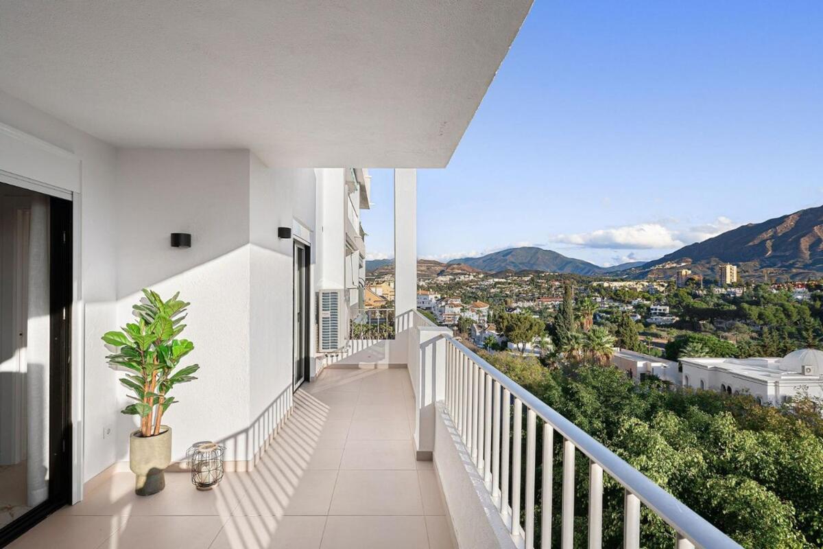 Elegant 3 Bedroom With Sea And Mountain Views