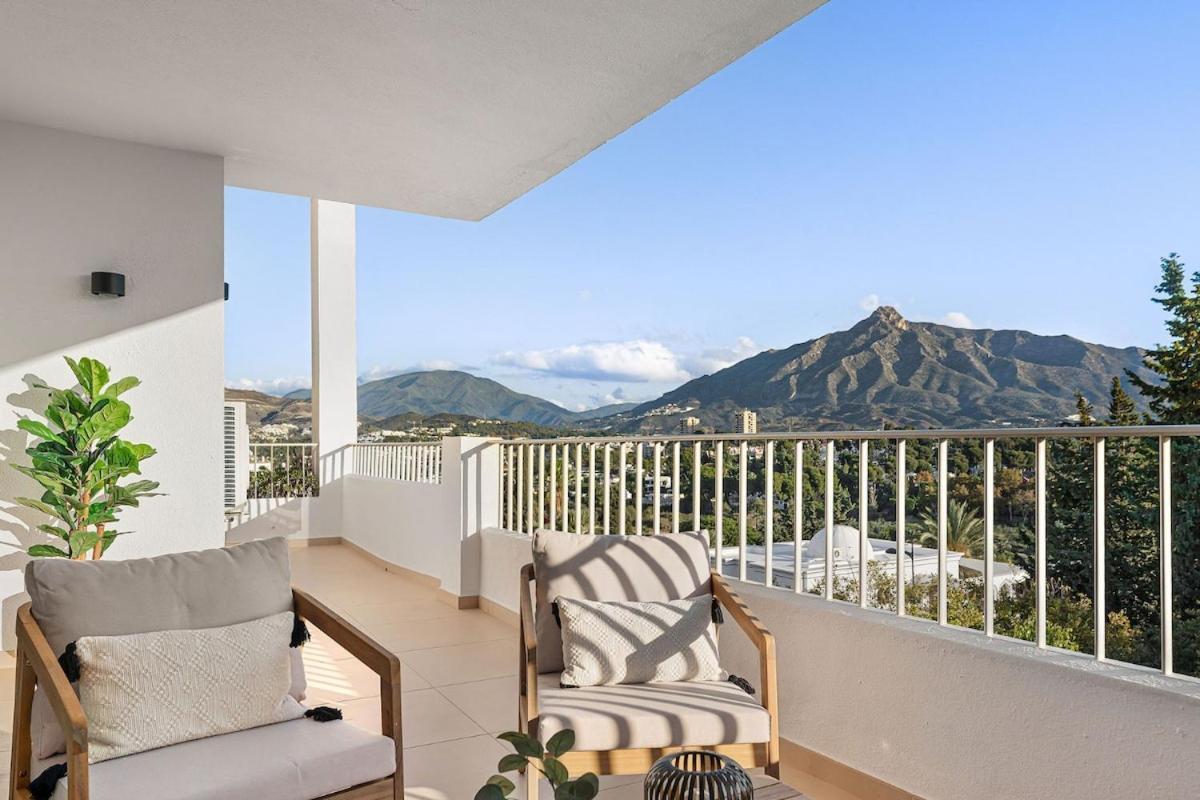 Apartment Elegant 3 Bedroom With Sea And Mountain Views *